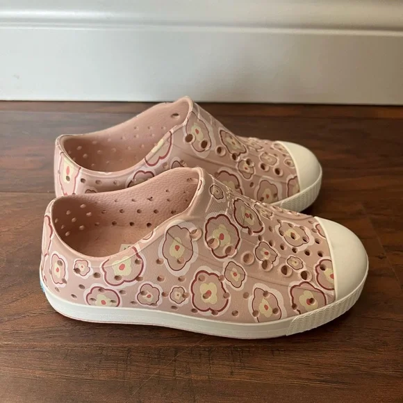 NWOT Native Kids Shoes - Poppy Pink Floral Slip-On -Size 10 - Picture 2 of 10